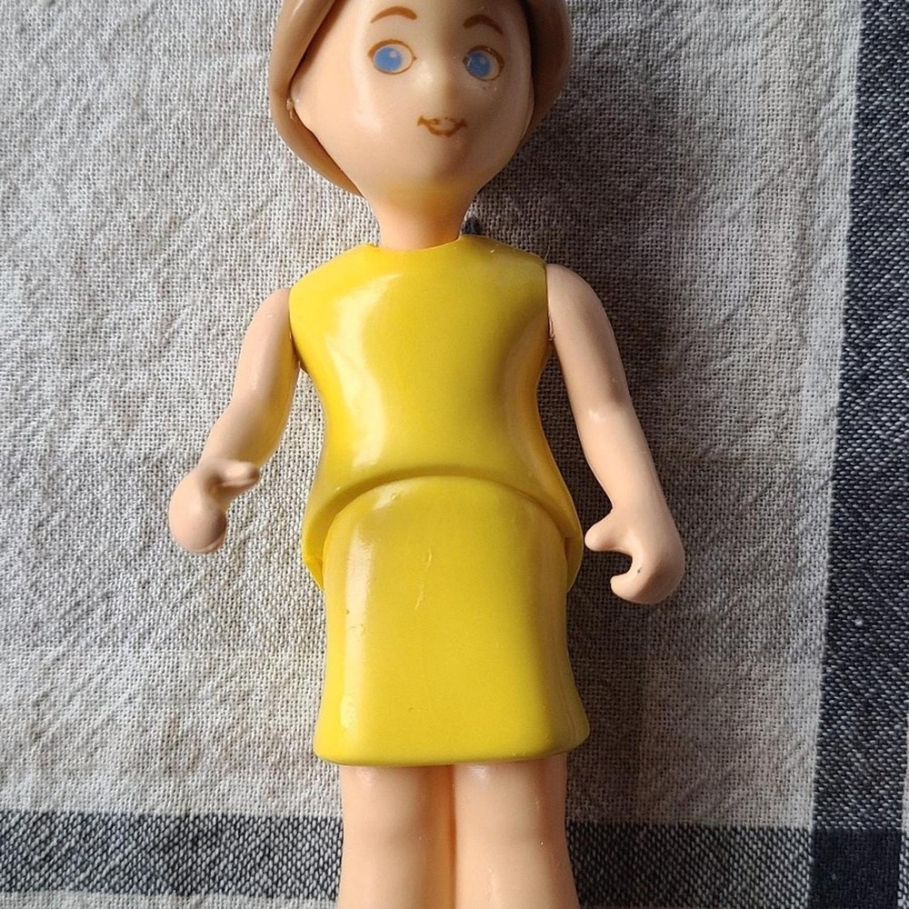 VINTAGE LITTLE TIKES DOLLHOUSE FIGURE PEOPLE MOM MOTHER DOLL